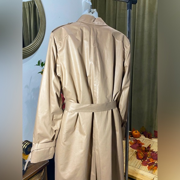 London Fog Trench Coat - Picture 6 of 12